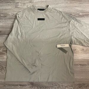 BNWT Essentials Fear of God Long sleeve Taupe Oversized - Size M